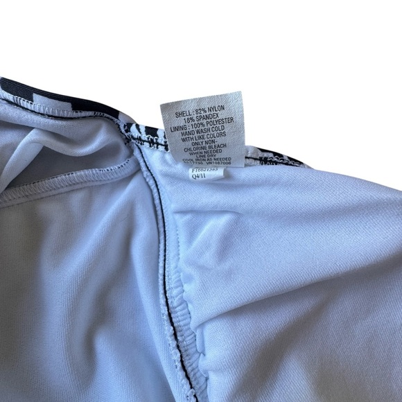 Mossimo  Women's Black Geometric One-Piece Swimsuit Size XL - Picture 9 of 9